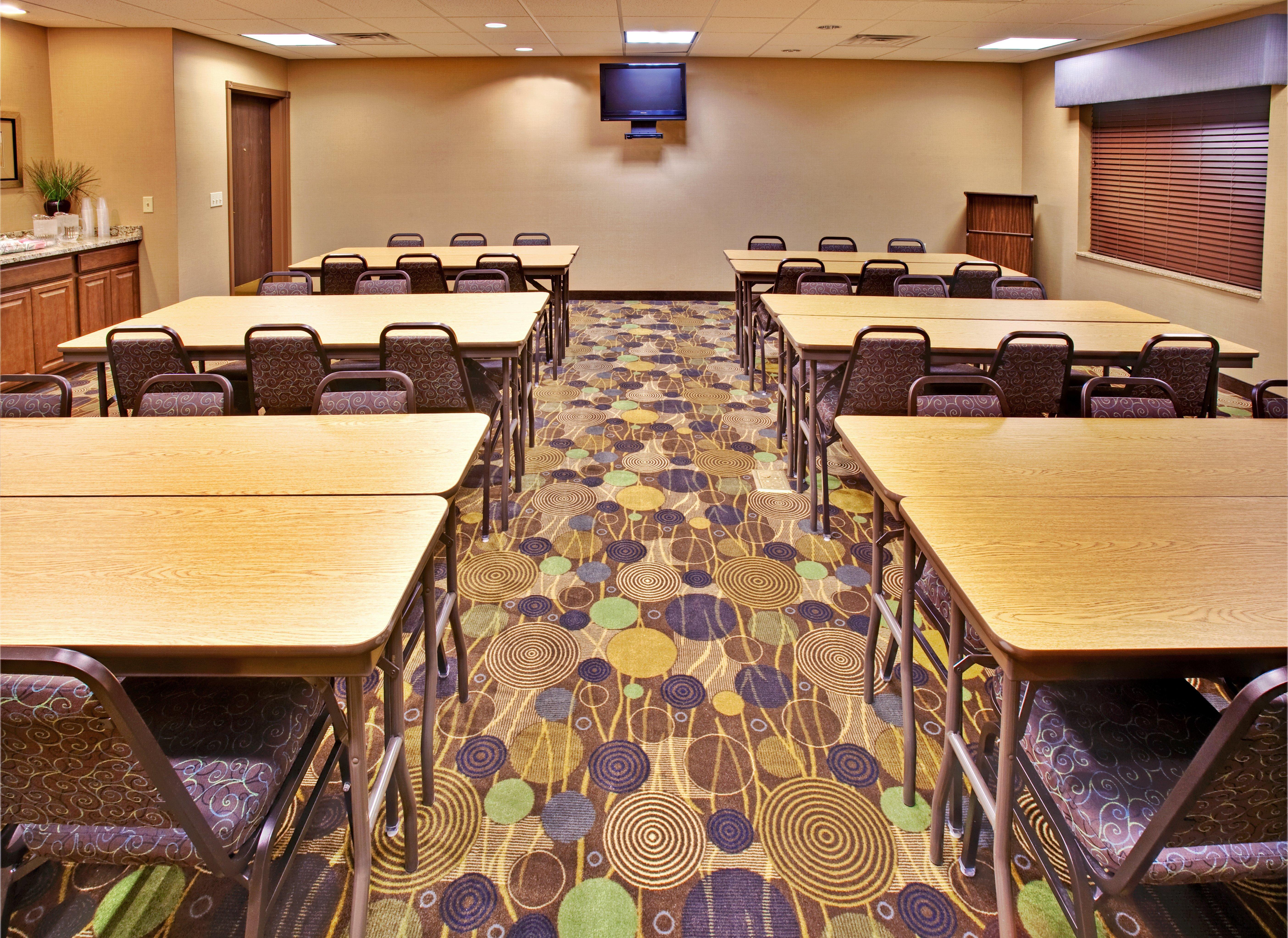 Holiday Inn Express Hotel & Suites - Dubuque West By Ihg Εξωτερικό φωτογραφία