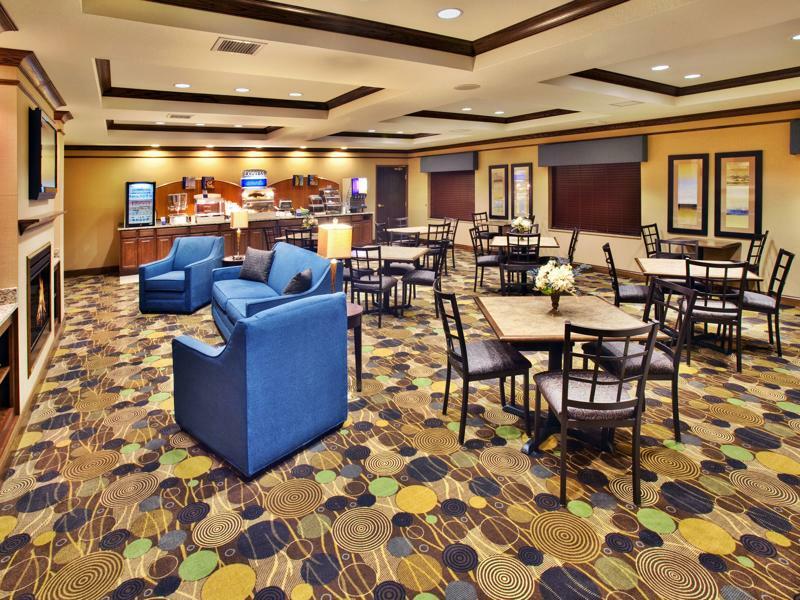 Holiday Inn Express Hotel & Suites - Dubuque West By Ihg Εξωτερικό φωτογραφία
